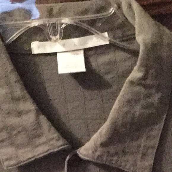 Short Sleeve Buttoned - Picture 2 of 2